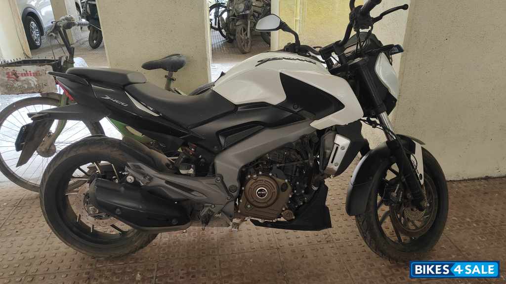 White Bajaj Dominar 400 ABS BS6