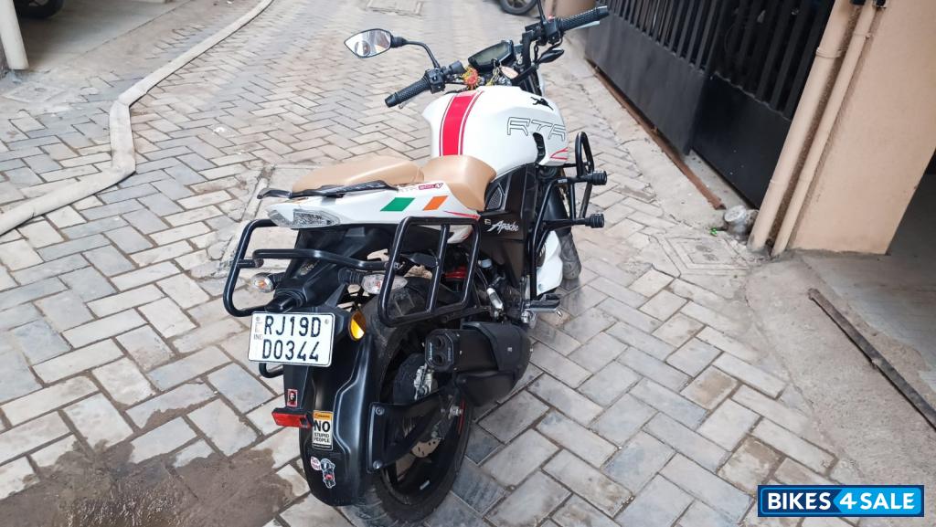 TVS Apache RTR 200 4V ABS