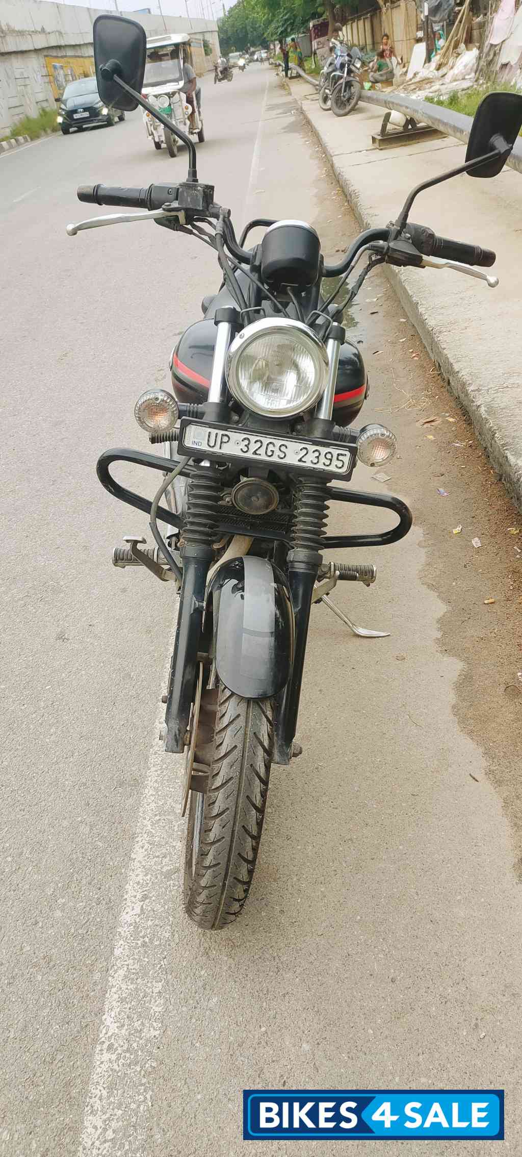 Black Bajaj Avenger Street 220