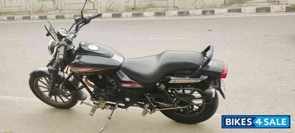 Black Bajaj Avenger Street 220
