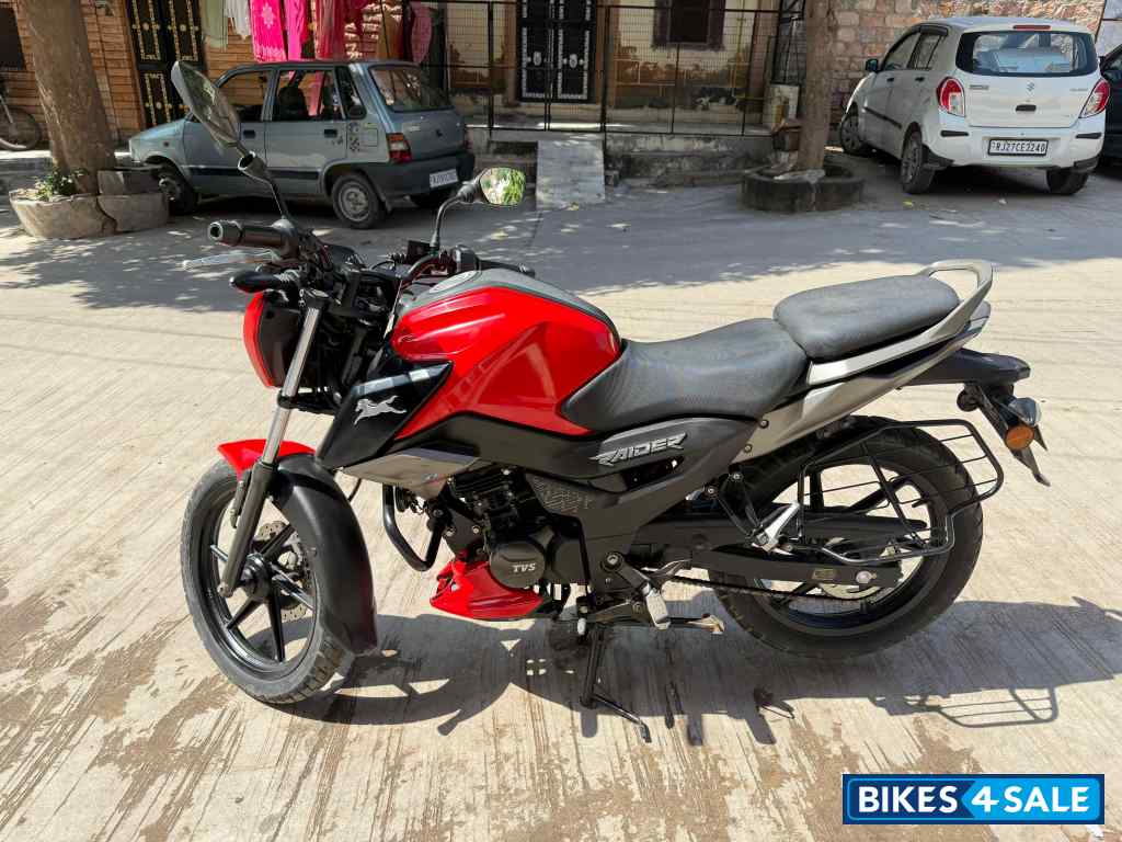 Red TVS Raider 125