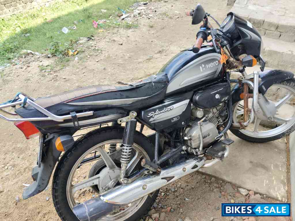 Black Silver Hero Splendor Plus BS6