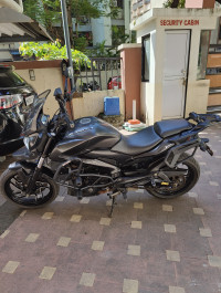 Matte Black Bajaj Dominar 400