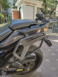 Matte Black Bajaj Dominar 400