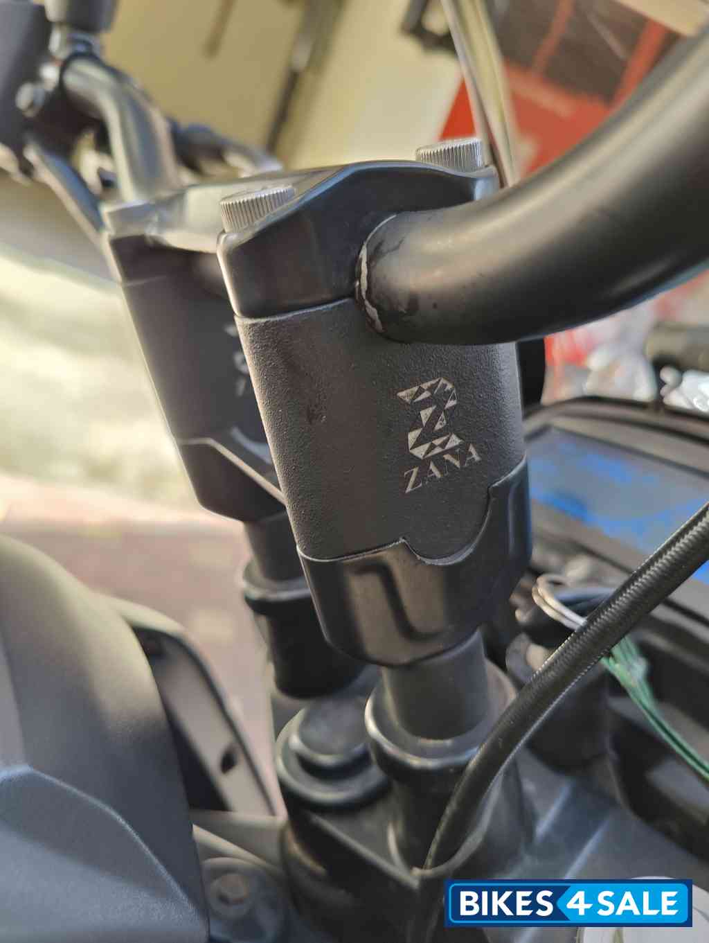 Matte Black Bajaj Dominar 400