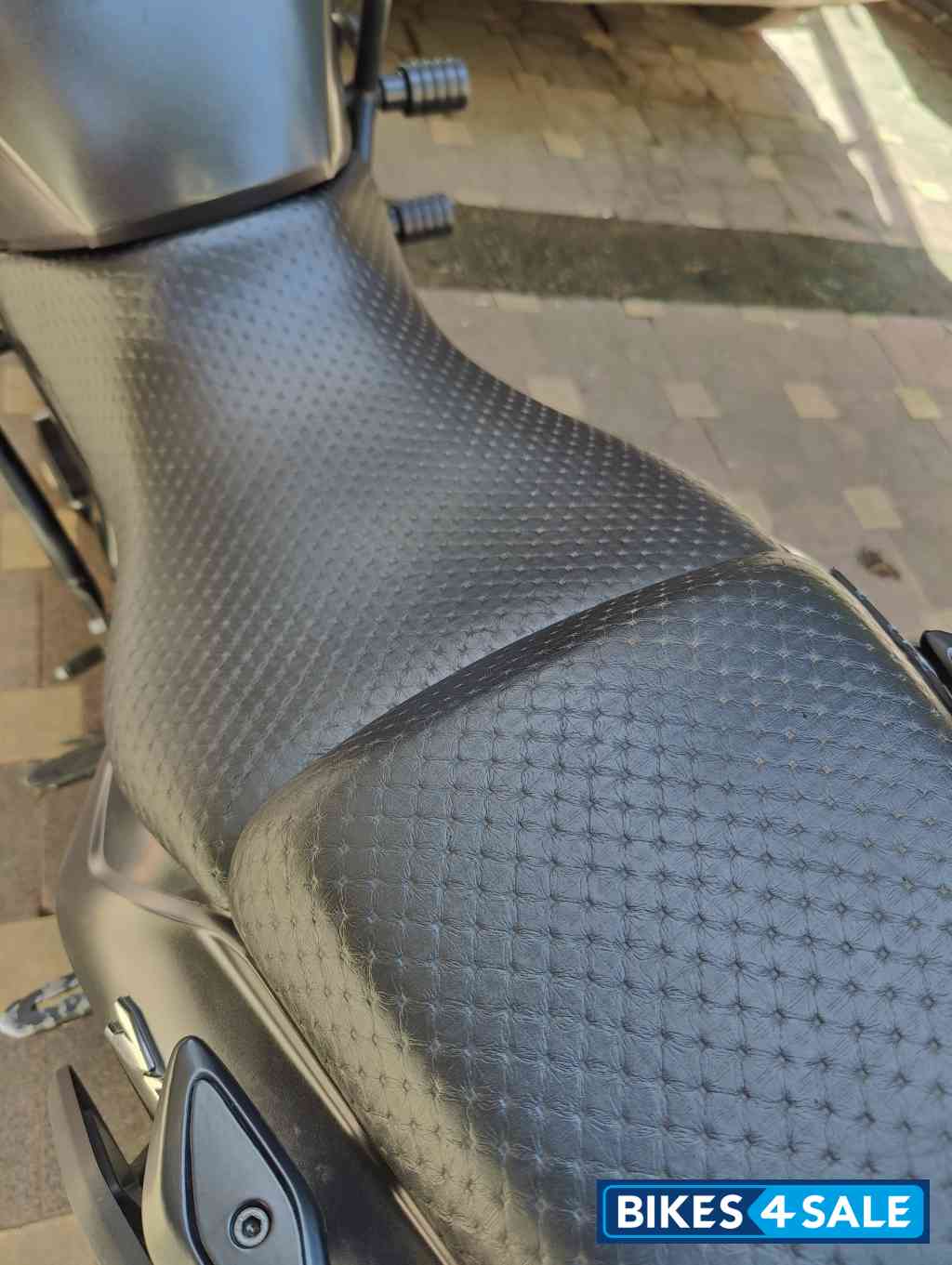 Matte Black Bajaj Dominar 400