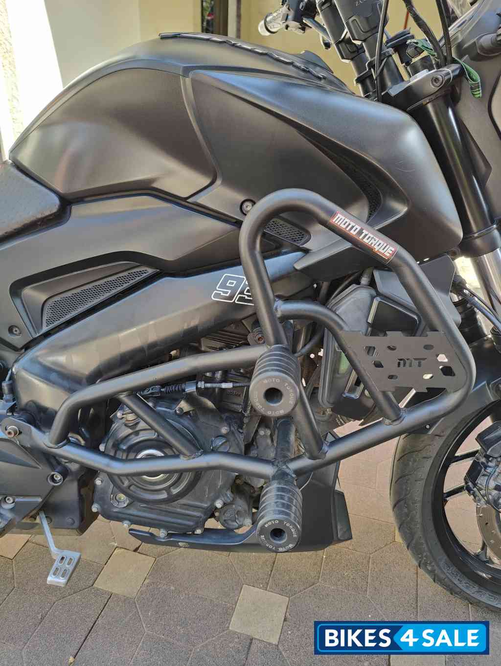 Matte Black Bajaj Dominar 400