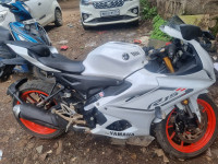 Yamaha R15 V4