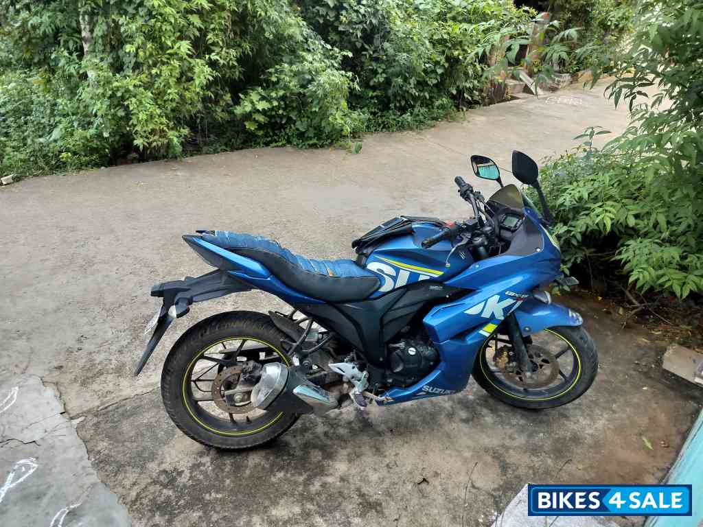 Suzuki Gixxer SF Fi