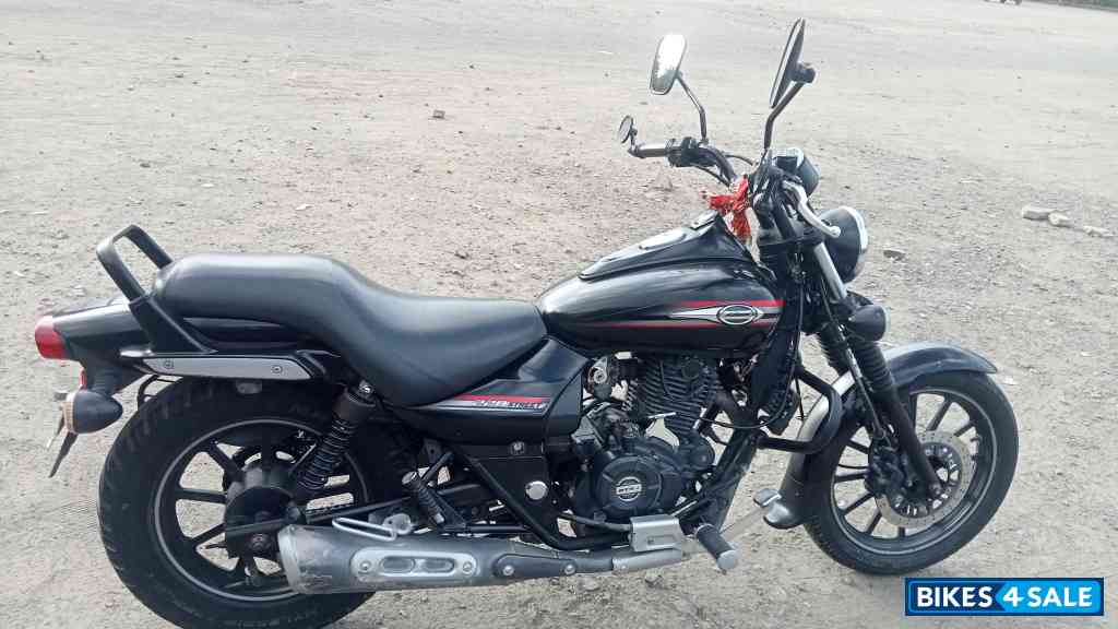 Bajaj Avenger Street 220