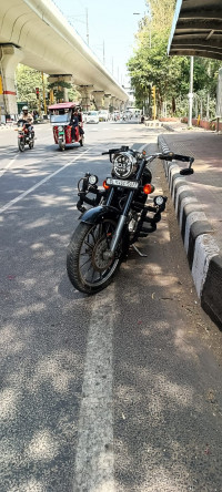 Black Royal Enfield Classic 350