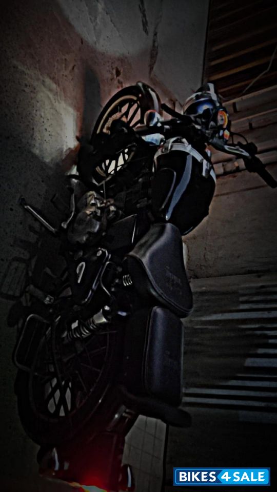 Black Royal Enfield Classic 350