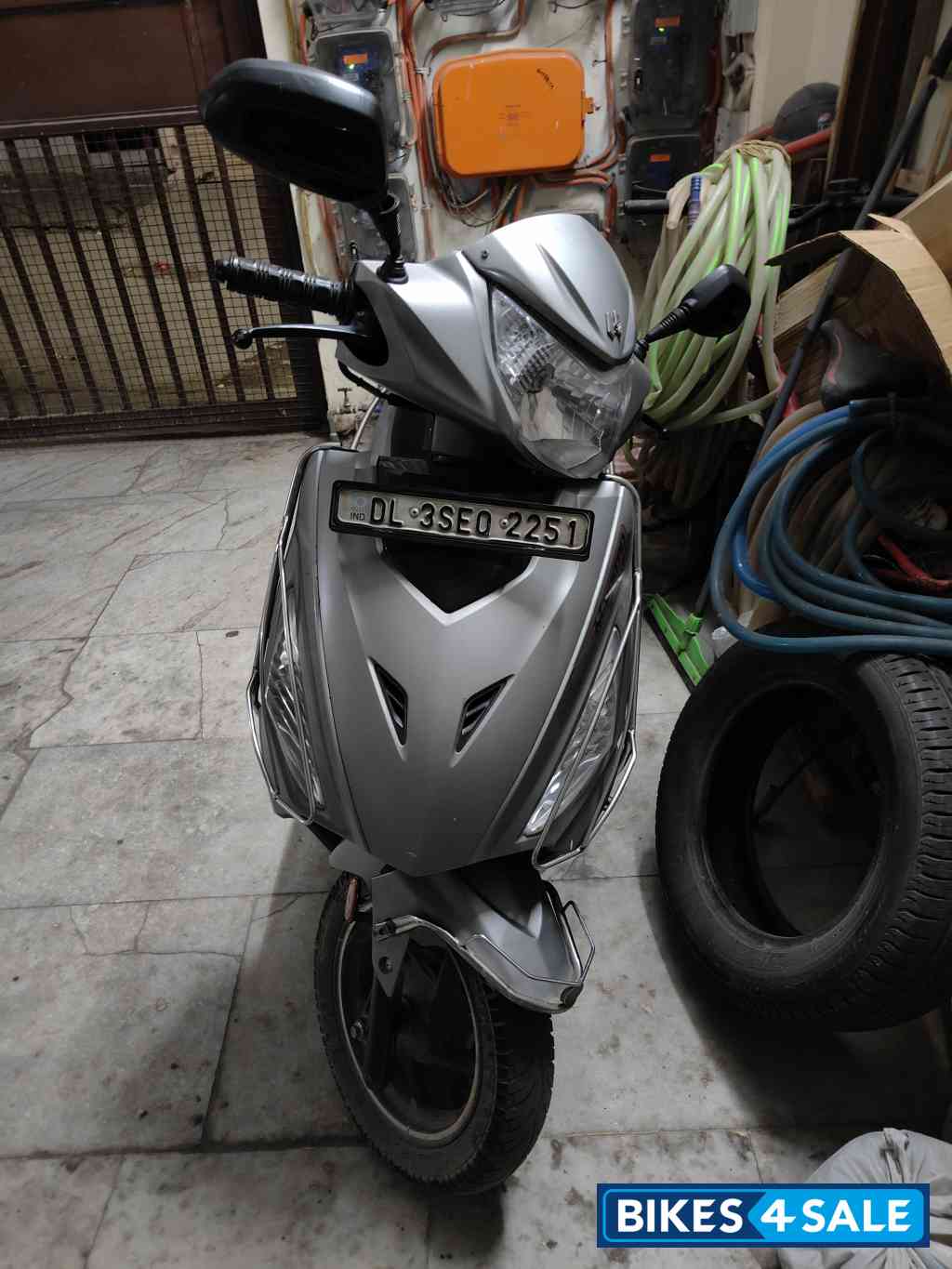 Silver Hero Maestro Edge 125 BS6