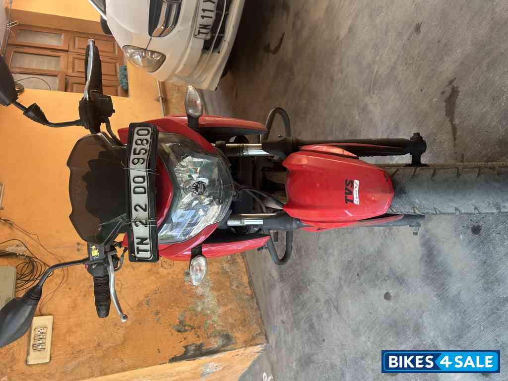 Red TVS Apache RTR 160 4V