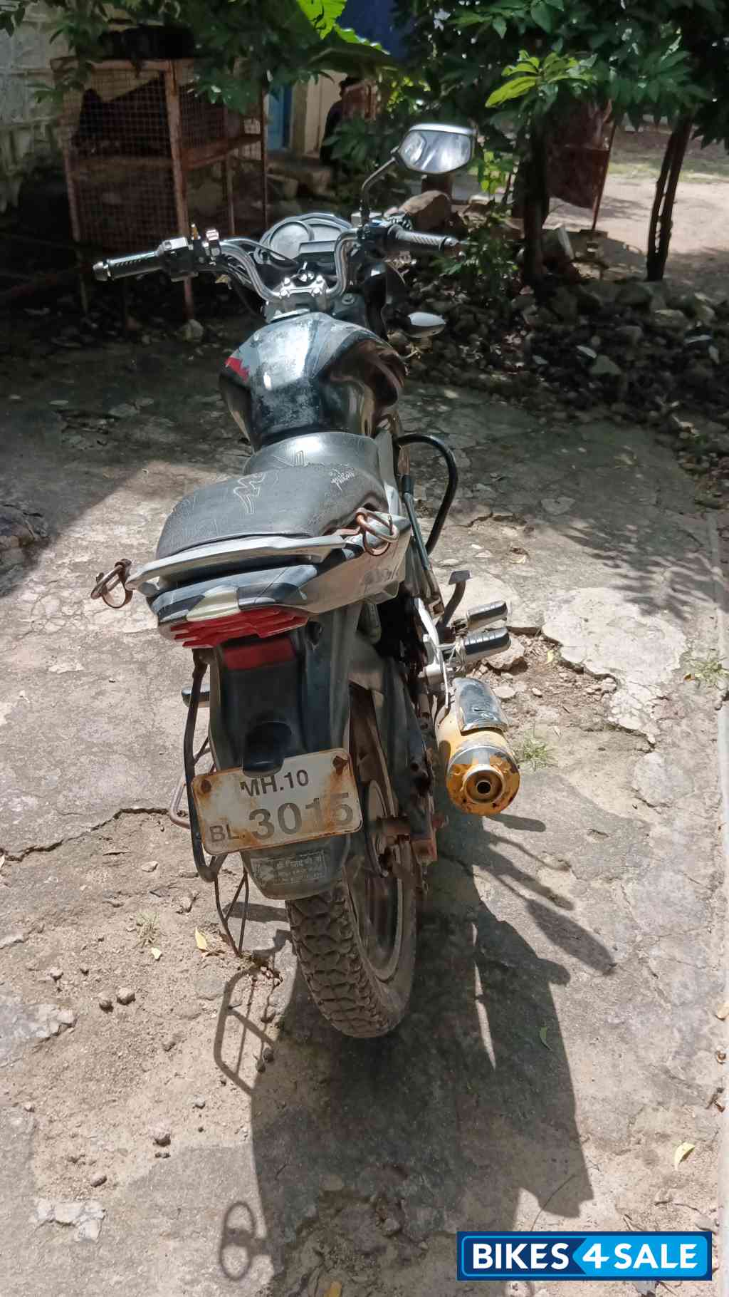 Black Bajaj Discover DTSi 125