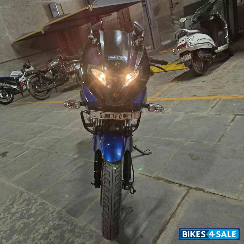 Bajaj Pulsar 220F Bajaj Pulsar 220F