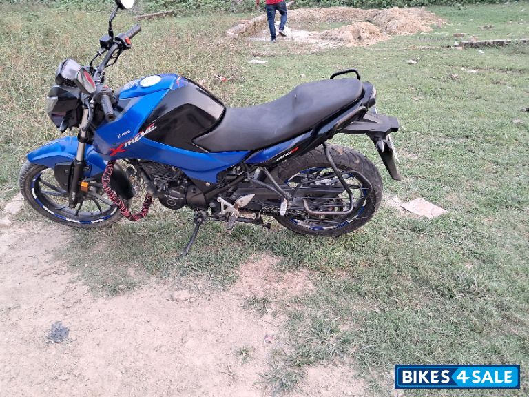 Blue And Black Hero Xtreme 160R BS6