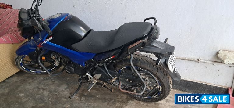 Blue And Black Hero Xtreme 160R BS6