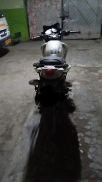 White TVS Apache RTR 180