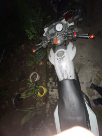 White TVS Apache RTR 180