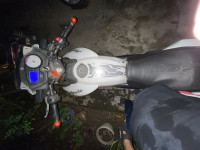 White TVS Apache RTR 180