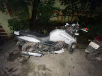 White TVS Apache RTR 180