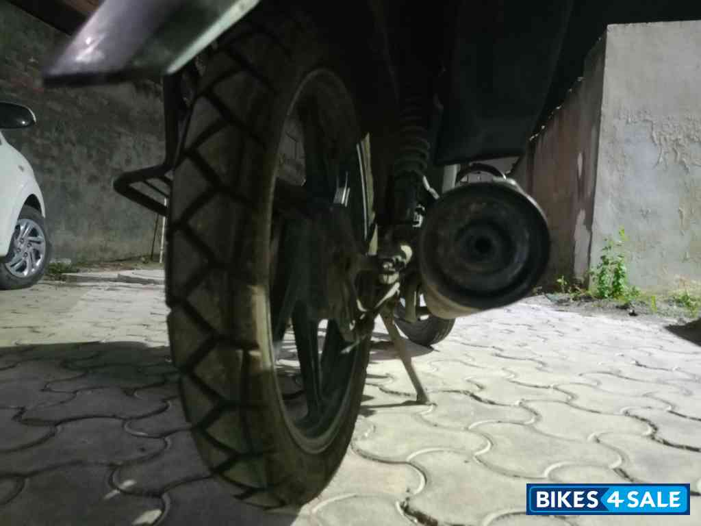 Black Honda Shine 125