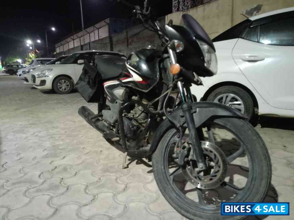 Black Honda Shine 125