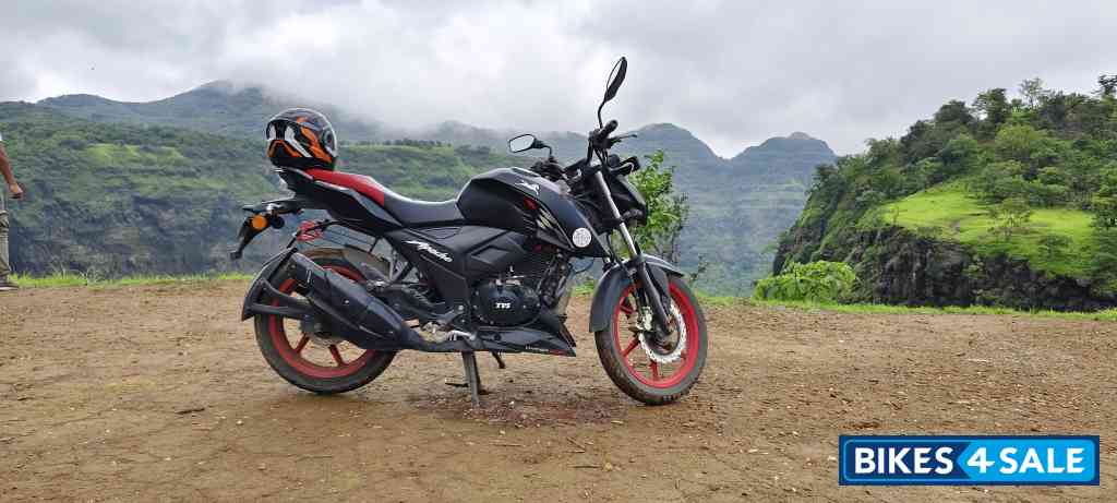 Black Mat TVS Apache RTR 160 4V BS6