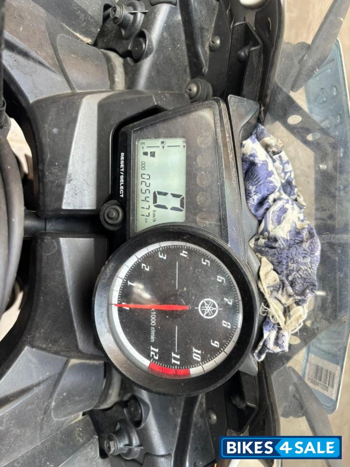 White Yamaha YZF R15 S