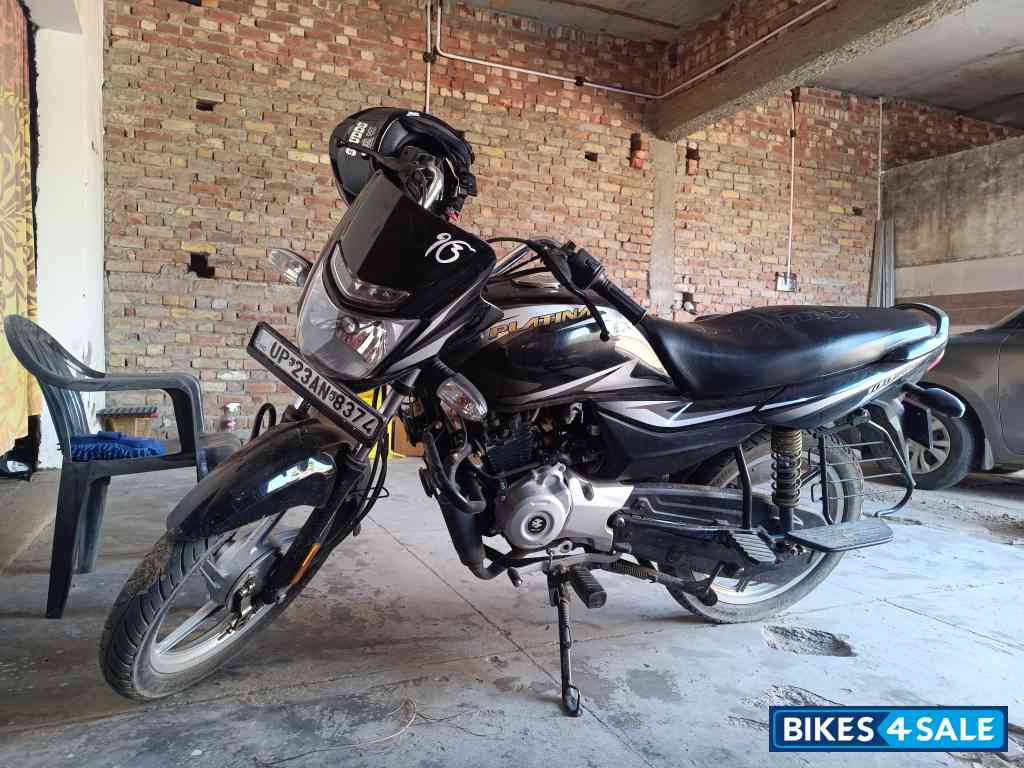 Black Bajaj Platina 100 ES