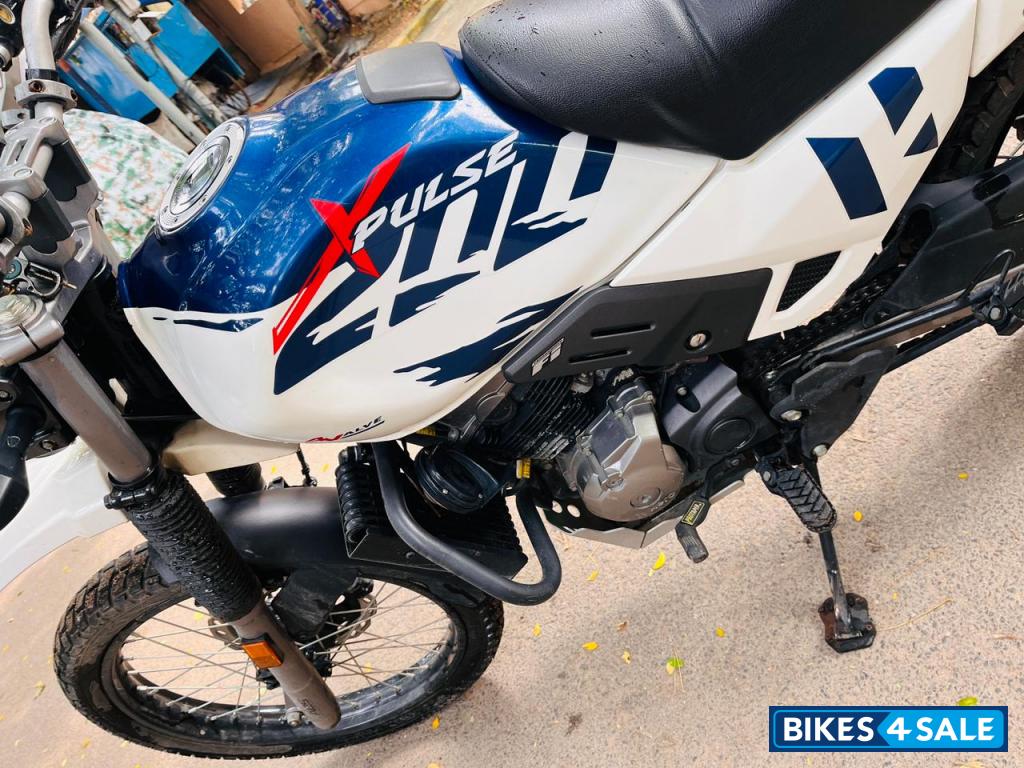 Metallic Nexus Blue Hero Xpulse 200 4V