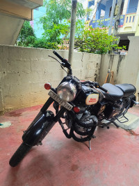 Black Royal Enfield Classic 350 BS VI