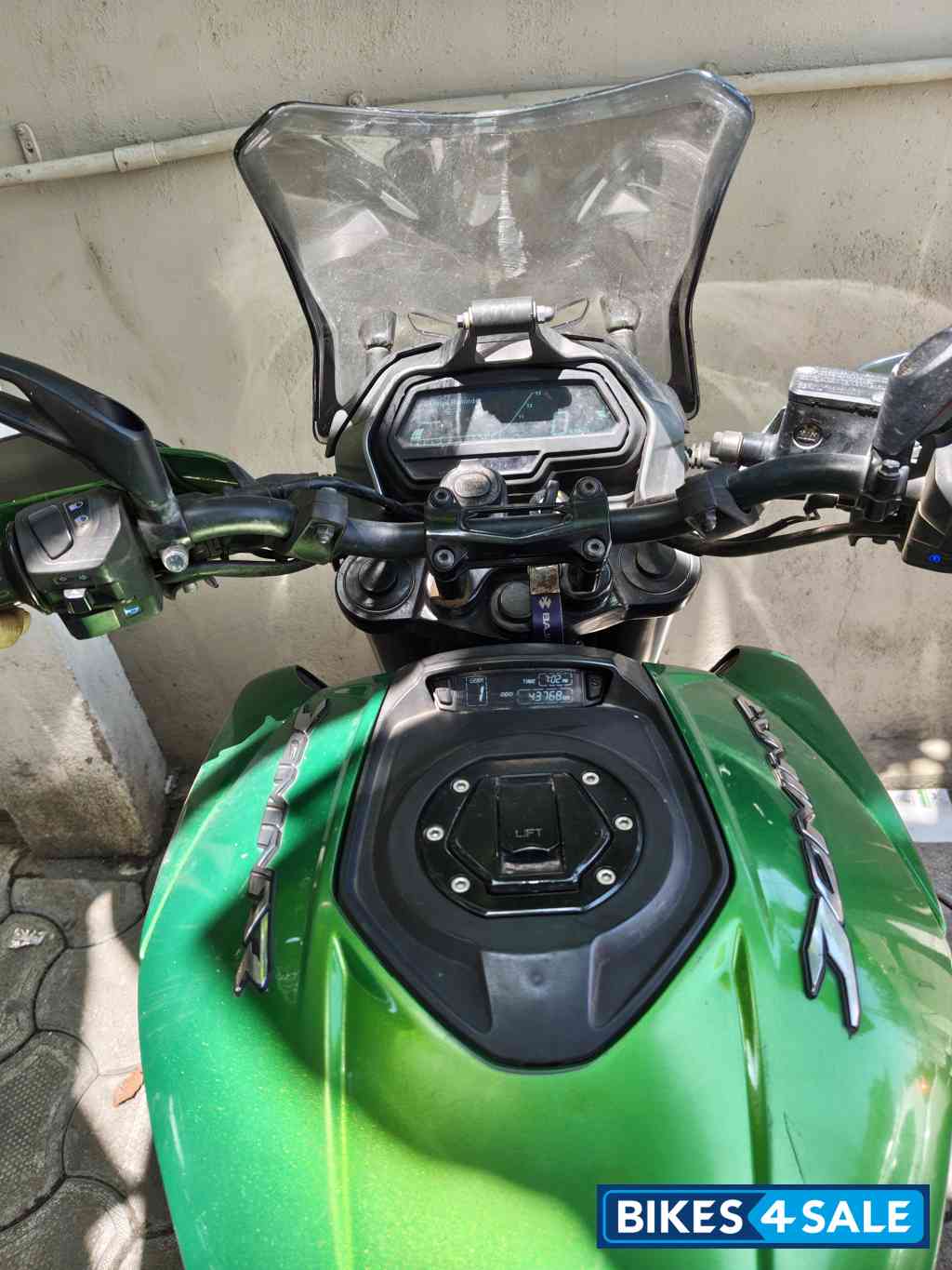 Gree Bajaj 2021 Dominar 400