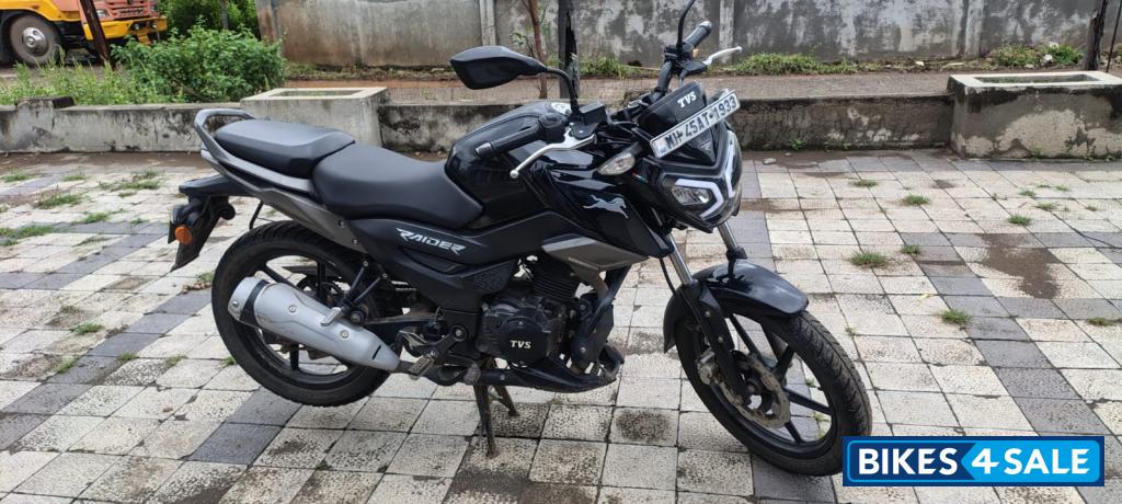 Wicked Black TVS Raider 125 Wicked Black TVS Raider 125