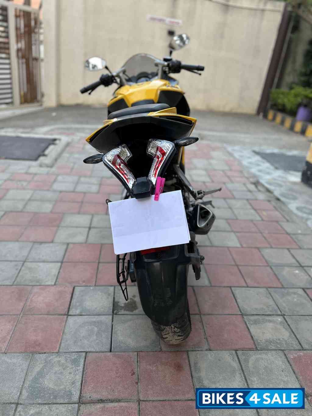 Yellow Bajaj Pulsar RS 200 ABS