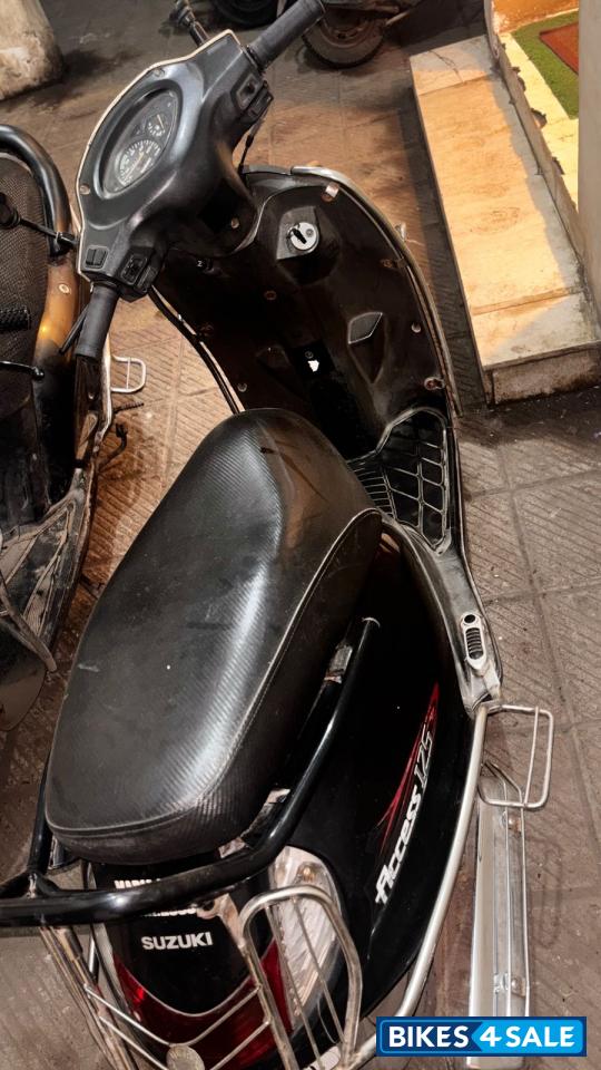 Black Suzuki Access 125