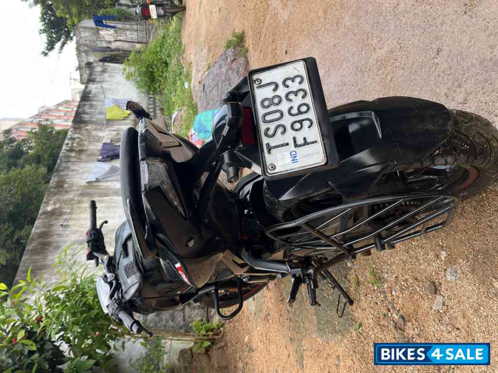 Black Bajaj Pulsar N160 Dual Channel ABS