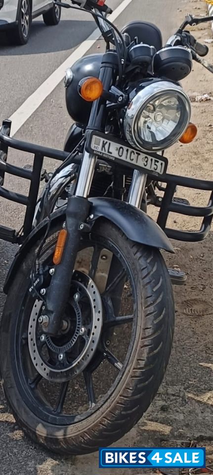 Black Royal Enfield Meteor 350 Stellar