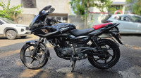 Black Bajaj Pulsar 220 DTSi