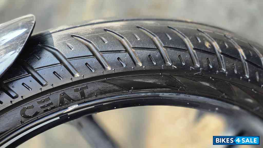 Black Bajaj Pulsar 220 DTSi Black Bajaj Pulsar 220 DTSi