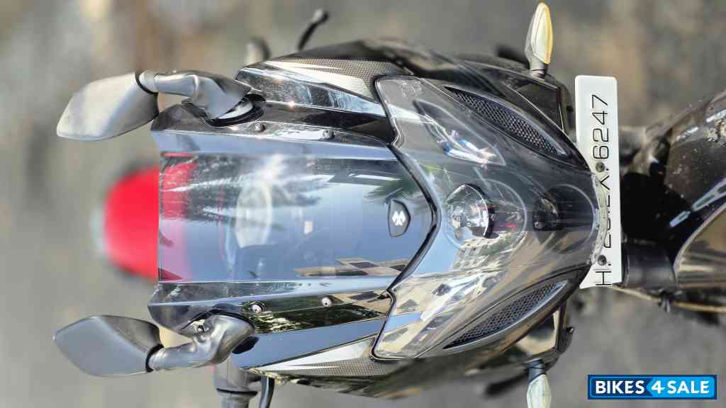 Black Bajaj Pulsar 220 DTSi Black Bajaj Pulsar 220 DTSi