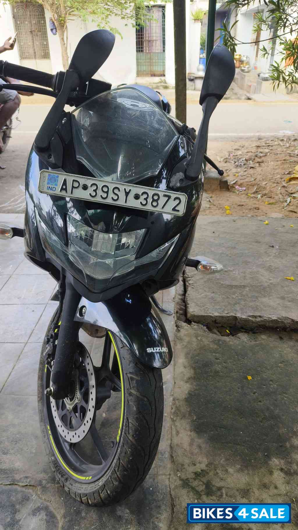 Suzuki Gixxer SF