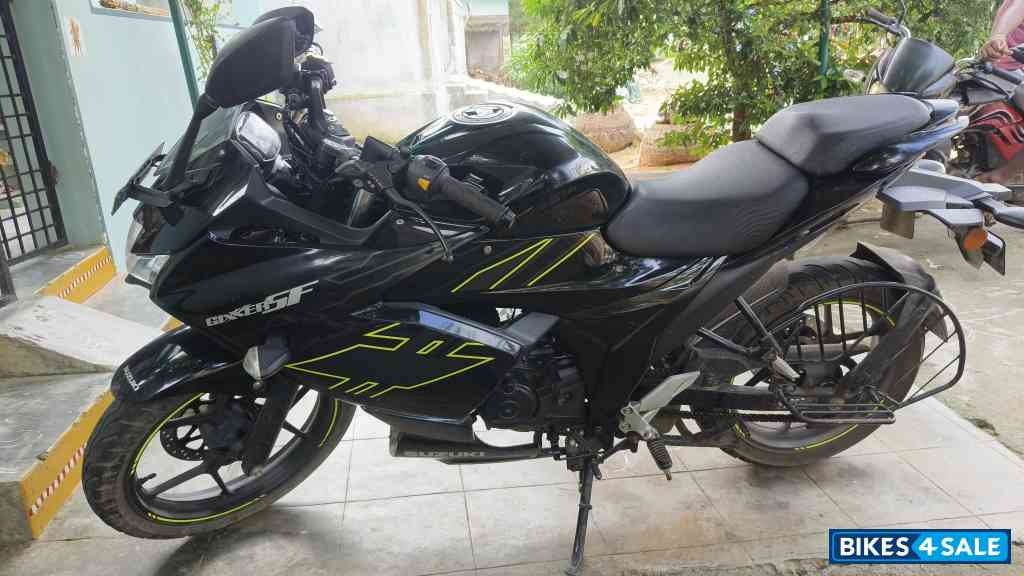 Suzuki Gixxer SF