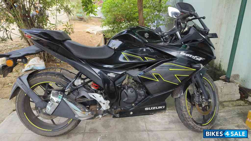 Suzuki Gixxer SF