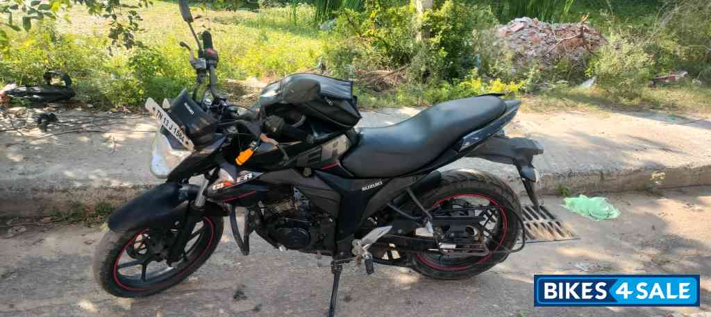 Suzuki Gixxer SF
