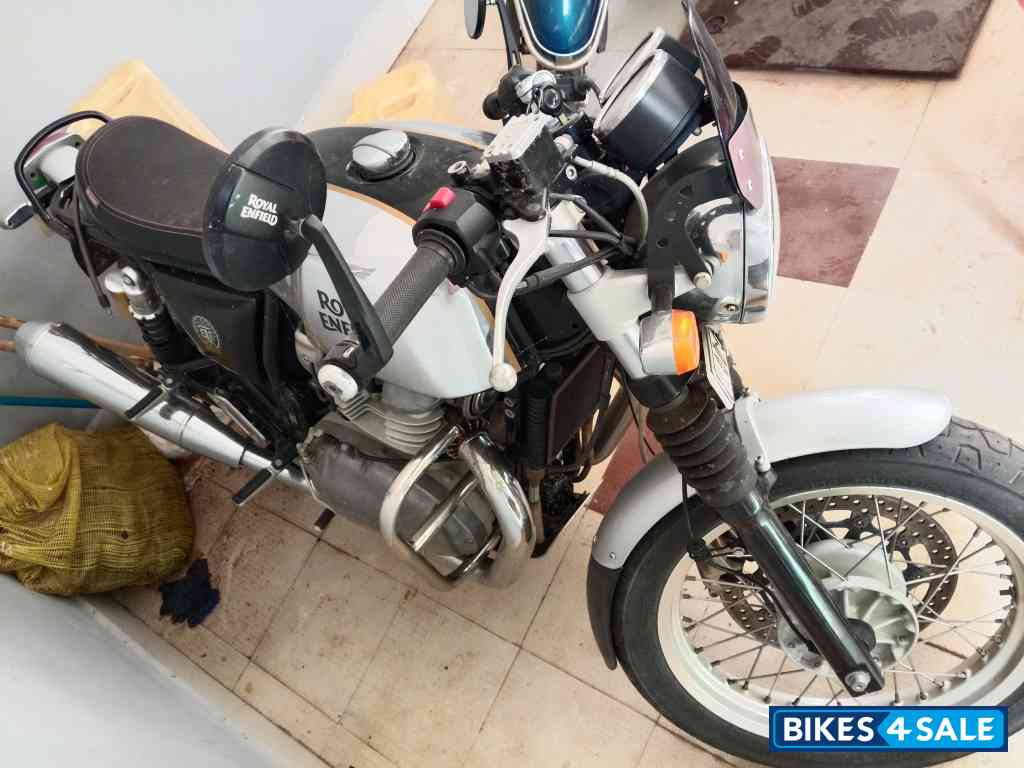 Black Royal Enfield Bullet Continental GT 650