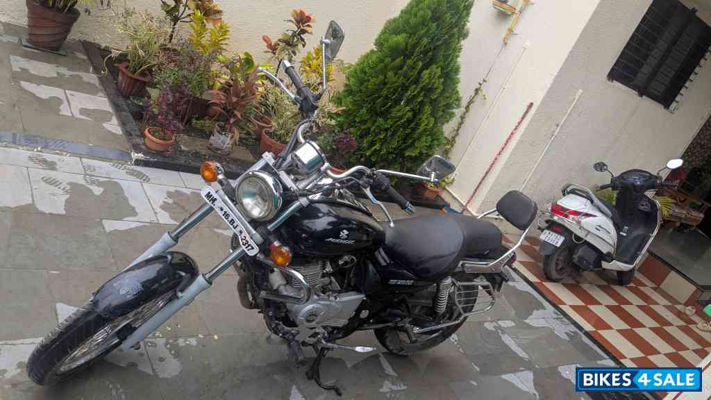 Bajaj Avenger 220 DTS-i Bajaj Avenger 220 DTS-i