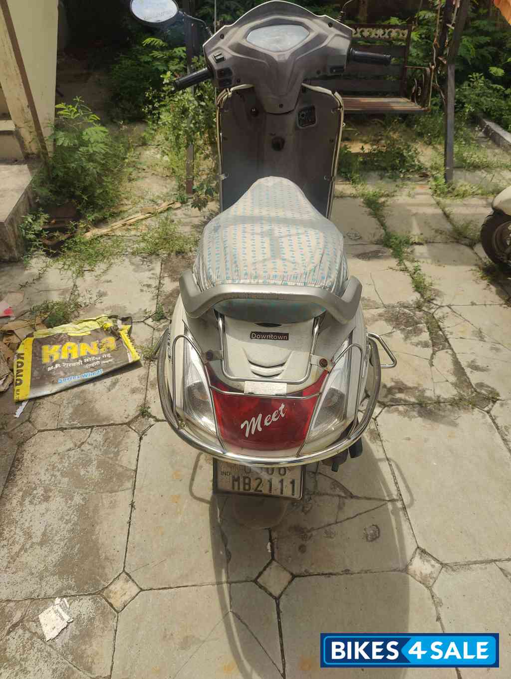 White Honda Activa 5G