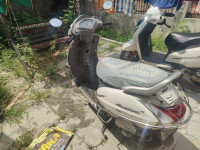 White Honda Activa 5G